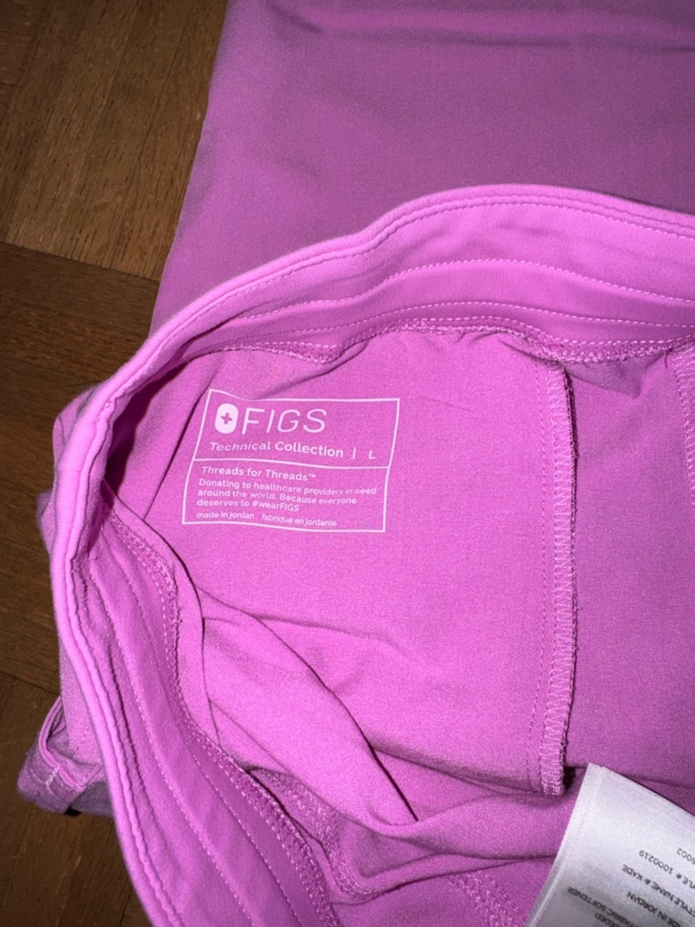 Figs Pink Cloud Scrub set Catarina top XL and straight leg bottoms large - Picture 6 of 6
